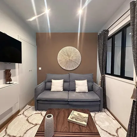 Welcoming Near The Louvre Apartament *